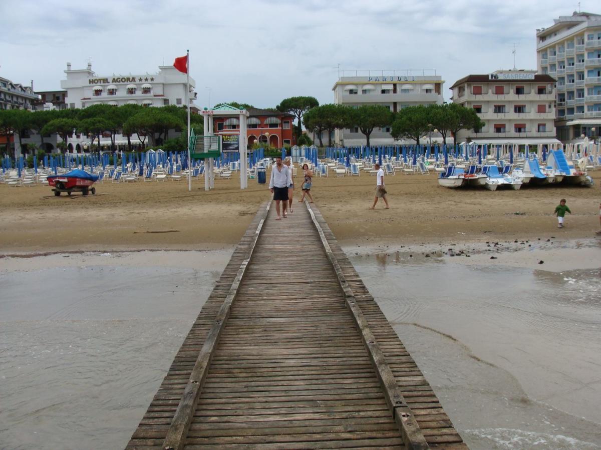 Hotel Parioli Lido di Jesolo Esterno foto