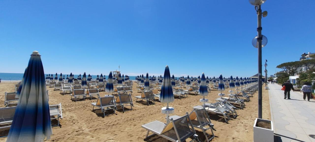 Hotel Parioli Lido di Jesolo Esterno foto