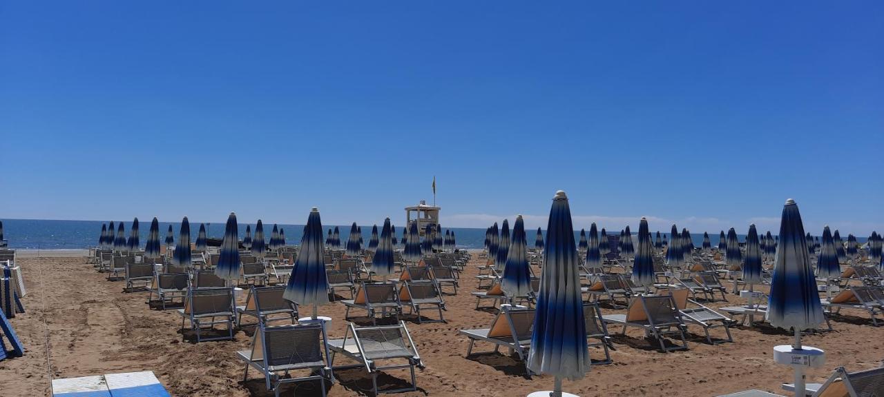 Hotel Parioli Lido di Jesolo Esterno foto