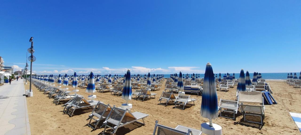 Hotel Parioli Lido di Jesolo Esterno foto