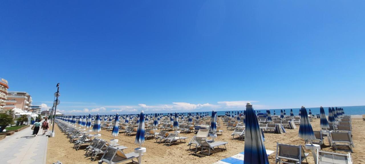 Hotel Parioli Lido di Jesolo Esterno foto