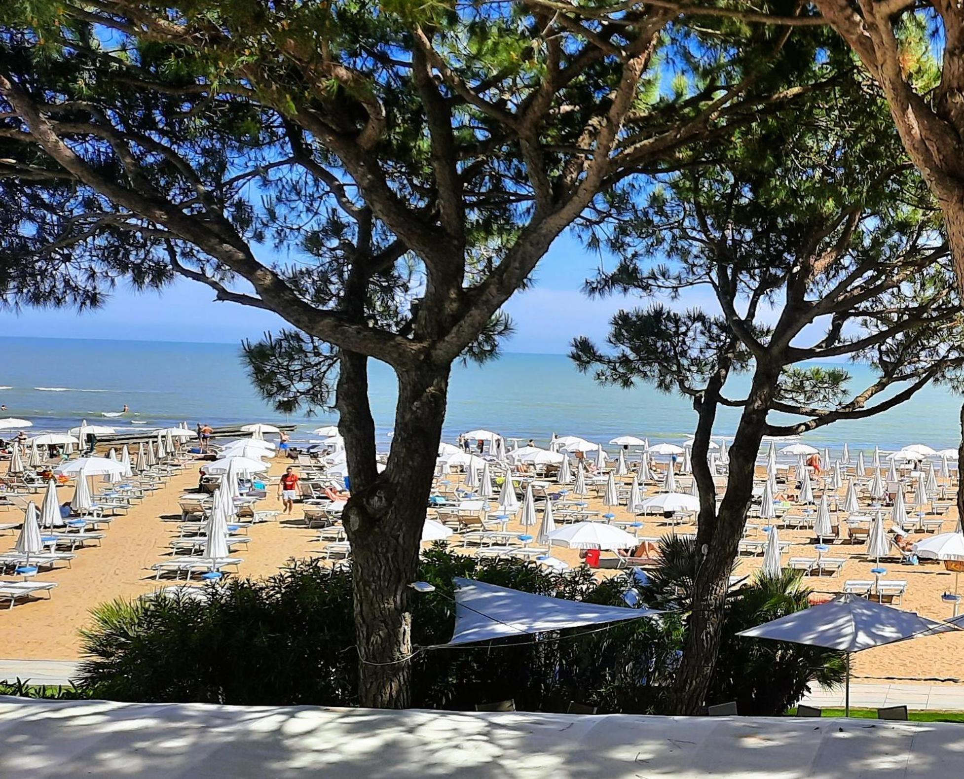 Hotel Parioli Lido di Jesolo Esterno foto